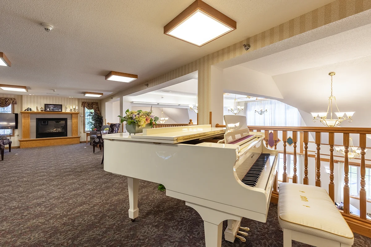 https://www.jaybirdseniorliving1.biz/wp-content/uploads/2023/09/meadow-lakes_09_1200.webp
