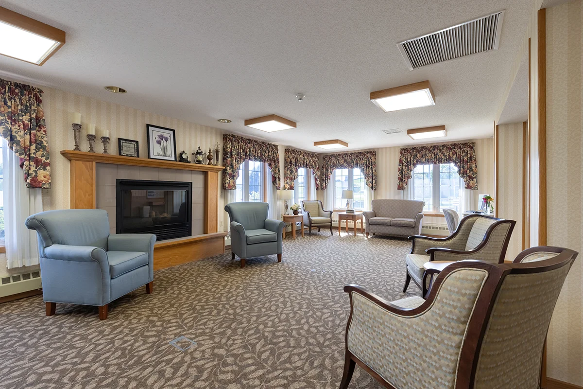 https://www.jaybirdseniorliving1.biz/wp-content/uploads/2023/09/meadow-lakes_19_1200.webp