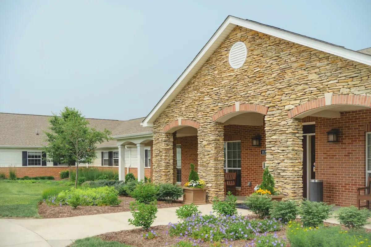 https://www.jaybirdseniorliving1.biz/wp-content/uploads/2024/07/Front-of-Building-1.webp