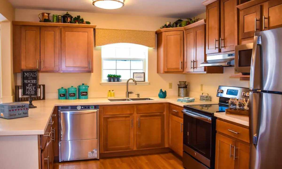 https://www.jaybirdseniorliving1.biz/wp-content/uploads/2024/07/Kitchen.webp